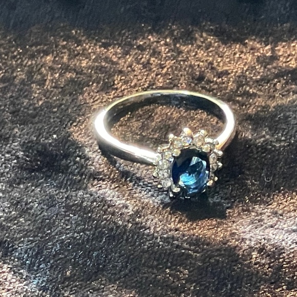 Princess Diana Sapphire Ring Copy. Vintage Sapphire Ring Copy. Size 9 - Picture 6 of 13